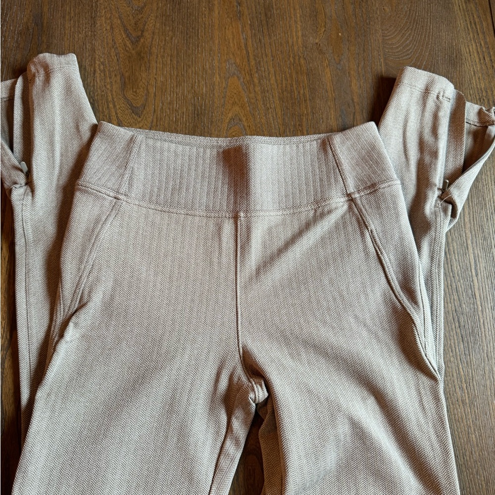 Athleta Delancy Herringbone Chevron Yoga  Pants with zippers on sides